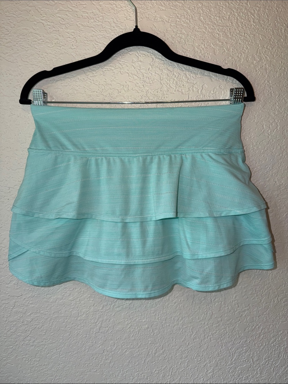 Athleta Tiered Aqua Ruffle tennis/running/swim Skirt - Women. Size Sm